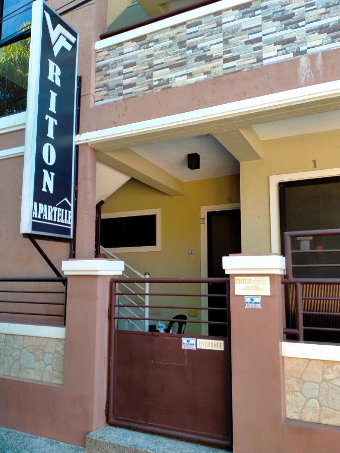 Apartamento V.F. Riton Apartelle Laoag Exterior foto