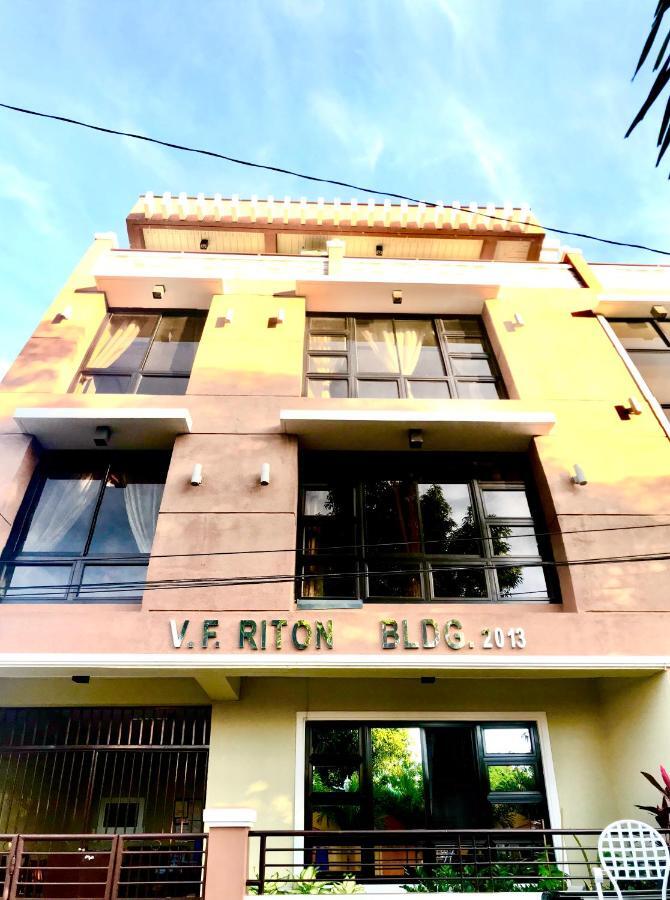 Apartamento V.F. Riton Apartelle Laoag Exterior foto